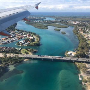 Vista aérea de Banora Point, con los canales y el verde del hinterland del Tweed