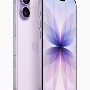 iPhone 17 en color lavanda visto por delante y por detrás